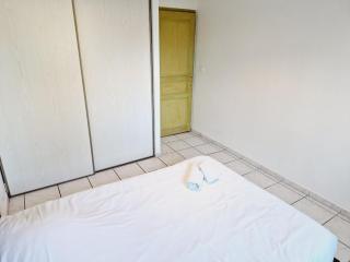 2 Bedrooms Private Parking Wifi TV - 3