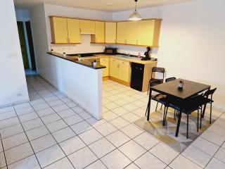 2 Bedrooms Private Parking Wifi TV - 2