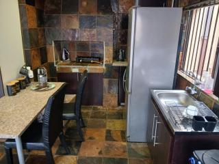 Cozy studio in westdene - 5