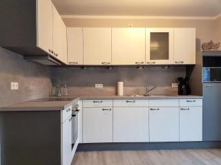 Bernstein Mare Rose Apartment 4 - 8