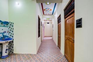 SPOT ON Friends Palace - 9