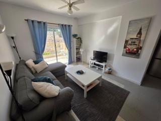 Regina Gardens 1bedroom Chloraka apartment - 9