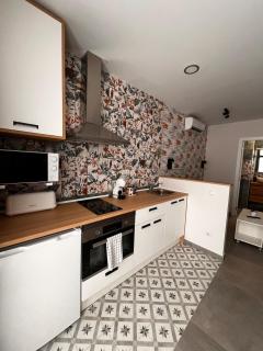 R11 Trabajo Descanso Premium Junto a Metro Madrid - 2