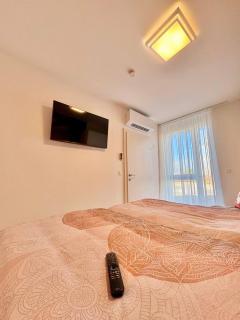 Beach SUN and FUN 1 - 8