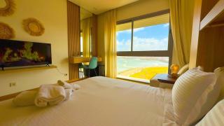 Chic Marina Studio with Stunning Views and Comfort - 0