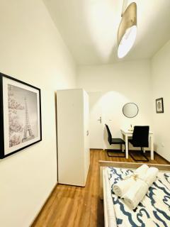 Spacious Stay for 10, 5BR Near Kaufpark Alterlaa - 5