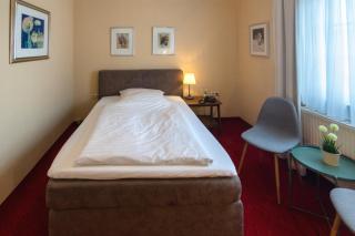 Hotel am Elisabethufer - Jever - 9