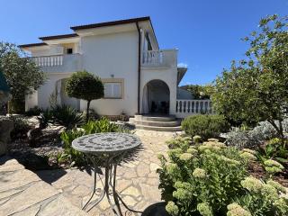 Charming Apartment Secret Garden - 4