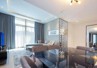 Exclusive 2BR DAMAC Prive with Balcony & Canal View - 1