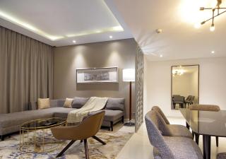 Exclusive 2BR DAMAC Prive with Balcony & Canal View - 4