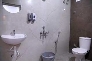 Aavasam 3BHK Flat Close to US Consulate IT Hub Gachibowli Only For Family - 7