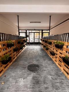 R13 Trabajo Descanso Premium Junto a Metro Madrid - 1