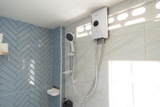 Spacious 8 Bedroom 20 Person Near Patong Beach - 4