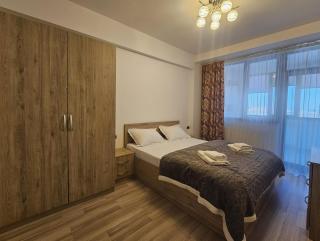 Urban Skyline Apartment - 5