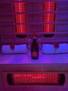 Hunters Hideaway -Hot Tub- Sauna - Dog Friendly - Warminster - 4