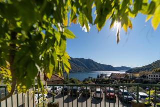 Lakefront apartment with breathtaking views - 4