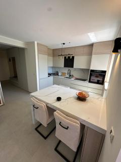 Vista Panorama Luxury Apartment - 4