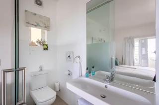 Dageraad Downstairs 4 bedroom house - 2