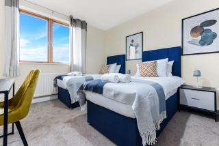 2 Bed Penthouse Suite in central MK - 1