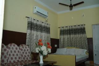 Taki Suhasini Guest House - 2