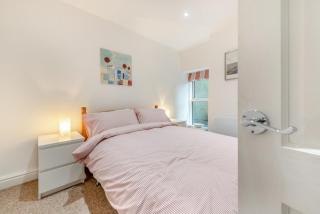 3 Bed in Little Haven oc-g34755 - 7