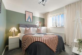 High Spec 2 BBR On High Street Near Shops - 9