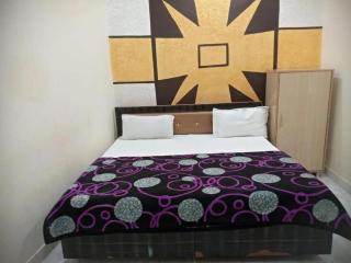 Shri Ganpati Family Hotel - 9