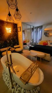 CANNES Suite Love room luxe avec Baignoire, Piscine bord de Mer - 6