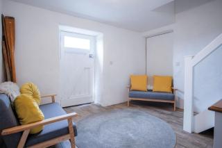 Yellow Cottage - 2 Bedroom Cottage - Dale - 5