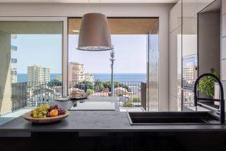 Top-Floor Sea View with Pool Access - 9