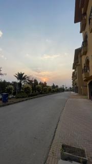 Peaceful Bahria Town Stay Balcony Free Parking - 2