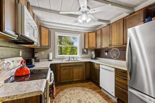 Knotty By Nature- Pet Friendly, Firepit, 150 Acres - 2