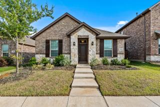 Single-Level 3BR for Crews Yard & Garage - 9