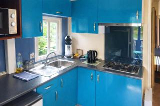 Cottage flottant Terrasse Jacuzzi privé en supplément près Dijon - 2