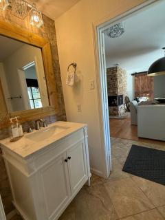 Pendelton Lodge - Country living in the Suburbs - 8