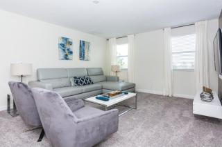 Huge Home Private Pool Sleeps 16 CHG101 - 6