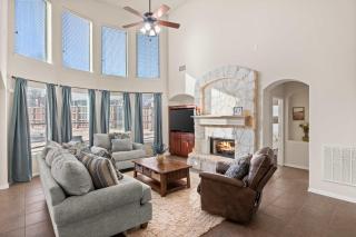 Spacious 4BR 3BA with Yard Mins to LakeLewisville - 9