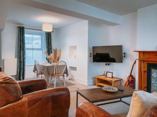 Twiga Cottage - Quiet 2 bed - Heart of town - Walk to beaches - 6