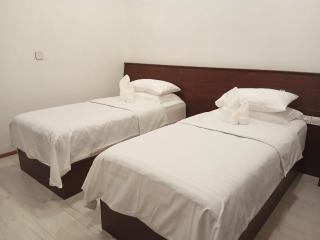 Palm Shade Paradise - 8