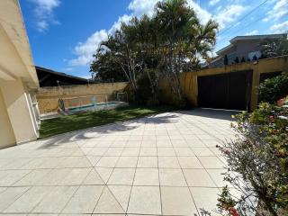 Casa com Piscina e churrasqueira - 100 metros da praia- 4 Dorm para até 13 pessoas - 6