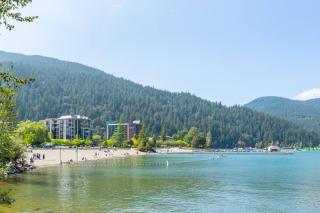 Lakefront Haven Mtn View Condo Steps from Beach - 6