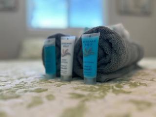 Bright Airy Private Room 4 - 8