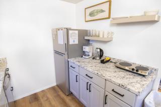 Fox Cabin - Hot Tub-Lakefront Property - Sleeps 4 - 4