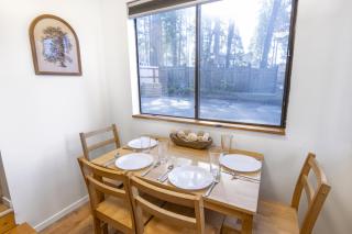 Fox Cabin - Hot Tub-Lakefront Property - Sleeps 4 - 7