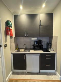 Sleek studio apartment in Shoreditch - 4