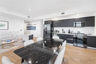 Panoramic Ocean Views 2 Bedroom With Gym Pool - 7