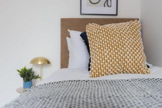 Stunning 3-bed Home in Derby by Renzo, Driveway Parking, Royal Derby Hospital! - 5