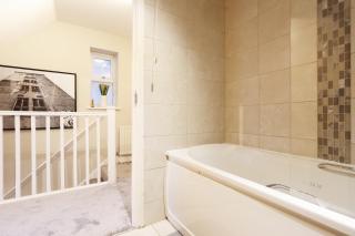Cosy Bristol Townhouse - Free Parking - Sleeps 6 - By EKLIVING PARTNERS - 9