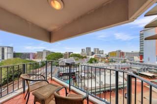 Top Floor Tropical Escape with King Bed, Pool & Balcony - 1