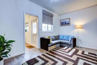 Newly Refurbished 3 Bed 2.5 Bath House in Staines - 9